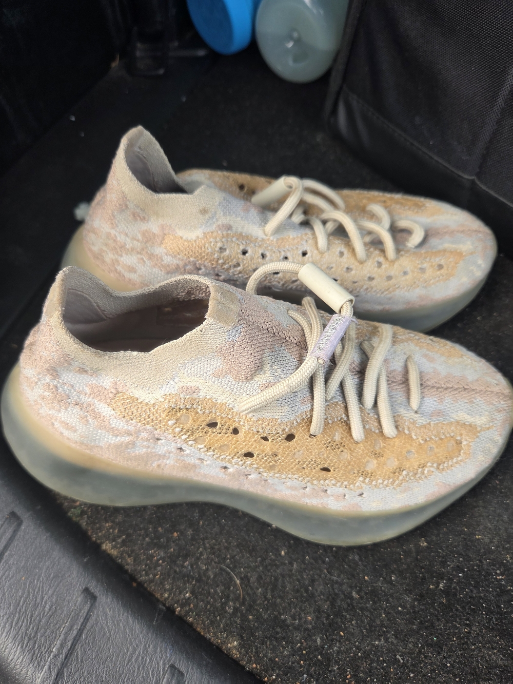Adidas Yeezy Boost 380
Pepper